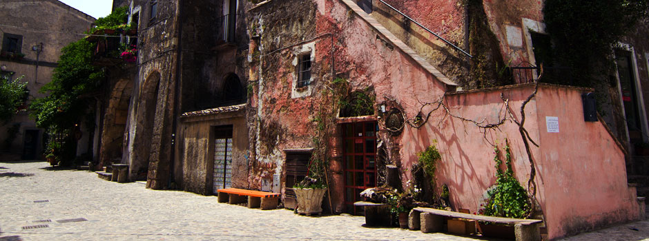 La piazza principale di Calcata