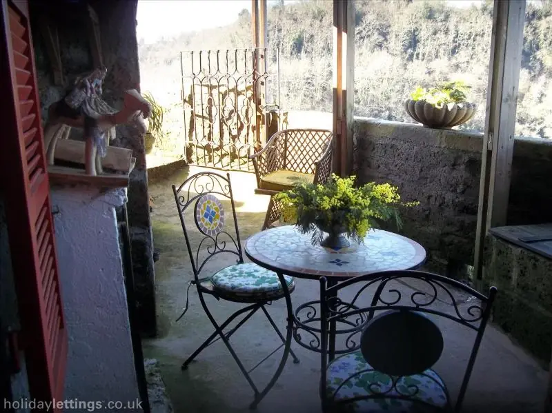 Il cortile privato della Casa sulla Rupe